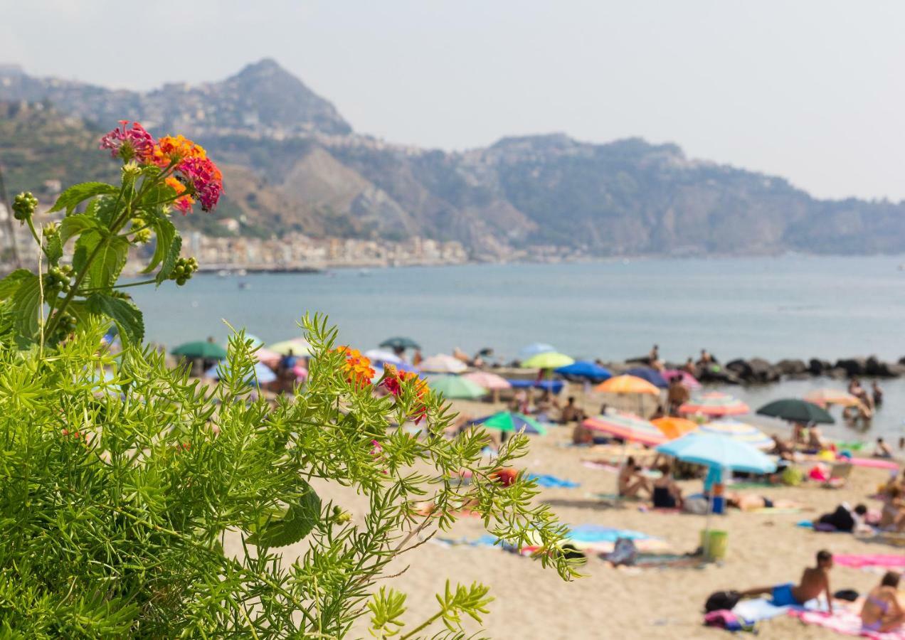 Casa Amica Apartment Giardini Naxos Bagian luar foto